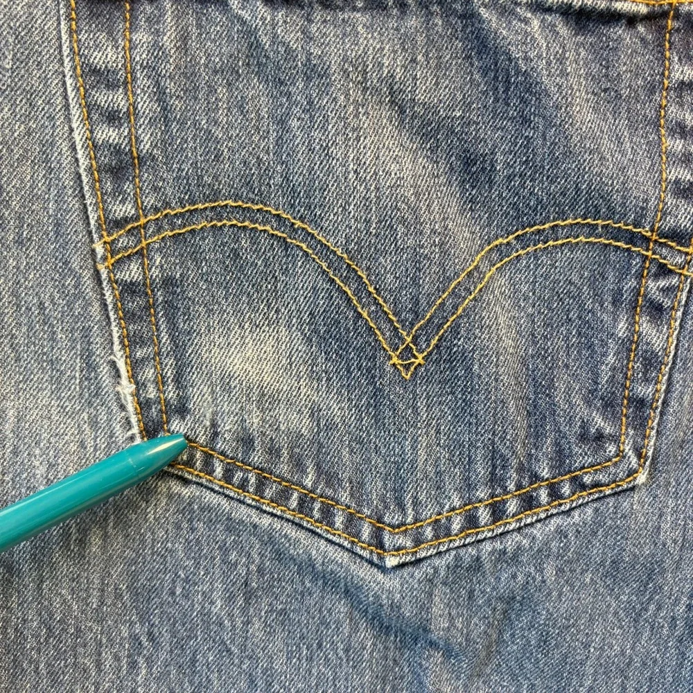 Vtg Levis 501 Jeans Mens W40 L29 Straight‎ Leg Button Fly 100% Cotton Denim Blue